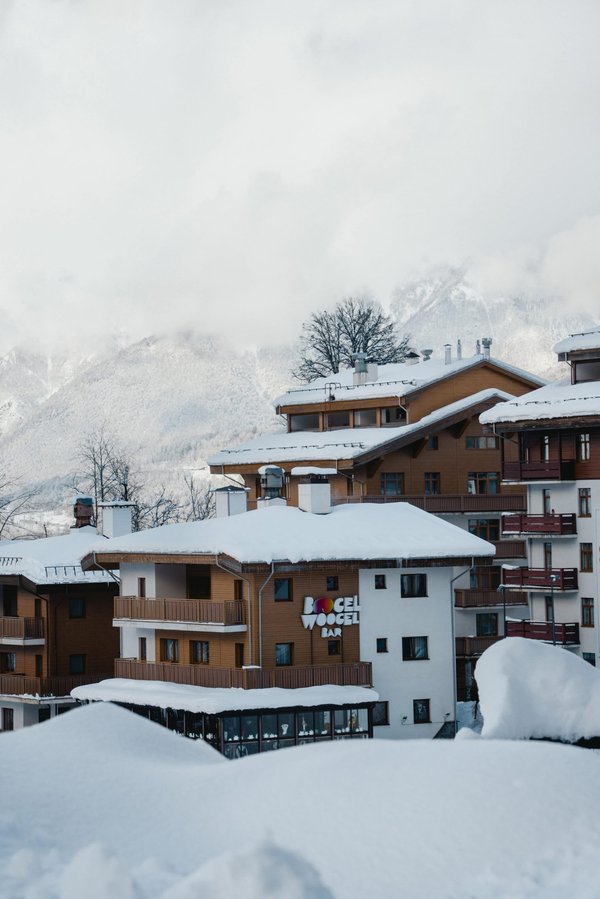 Find the best accommodation options in Alpe d'Huez